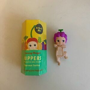 Sonny Angel Grape Hipper